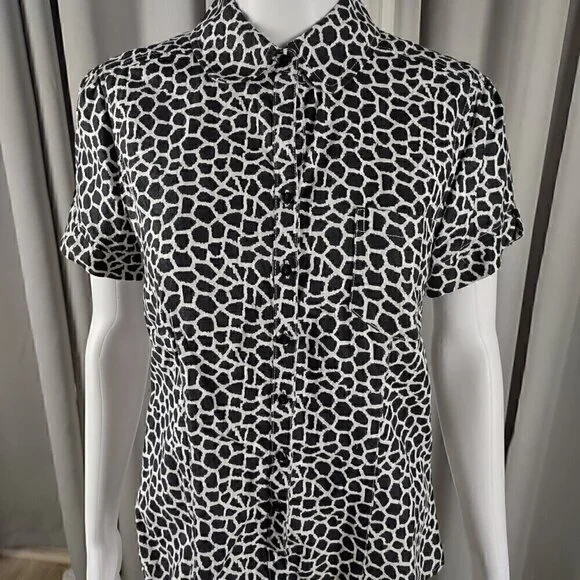 Kim Rogers Petite 100% Linen Black White Pattern Button Down Shirt Size PS - Picture 2 of 11